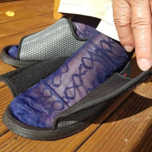 "George's Gateways" unisex adjustable comfort slippers