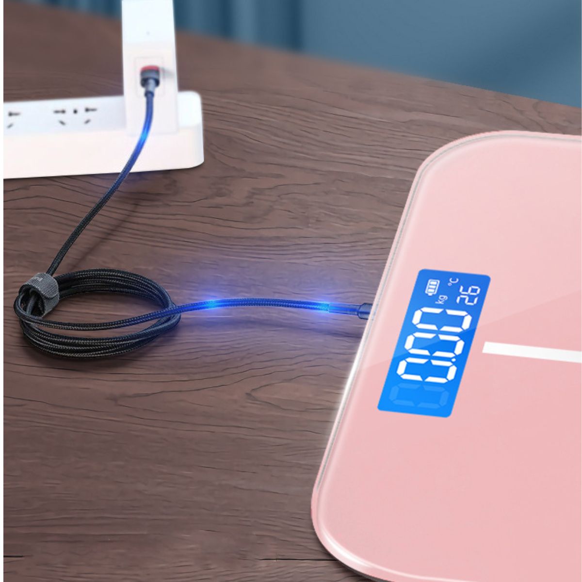 Digital body scale charging via USB with built-in rechargeable battery for long-lasting use